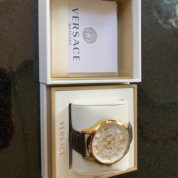 SOLD - VERSACE AIAKOS SPECIAL WATCH IN BROWN 44mm - Picture 14 of 16